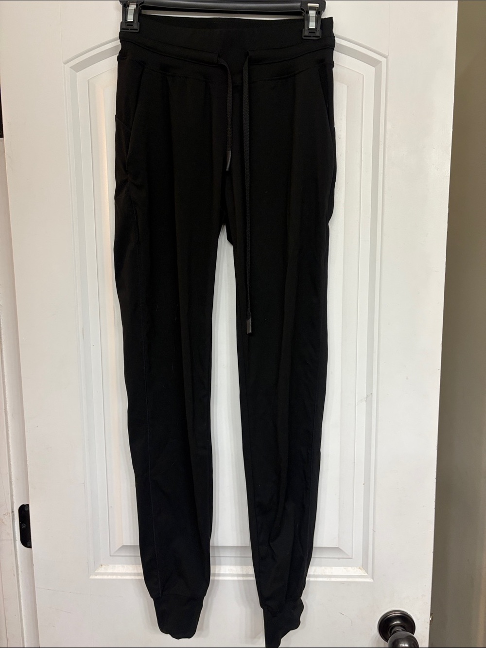 Women’s Lululemon Black Jogger Pants with Drawstring Waist size 4